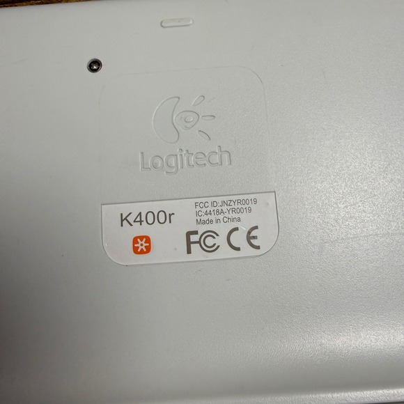 Logitech K400r Wireless Keyboard with Touchpad Black *No Dongle - Picture 3 of 3